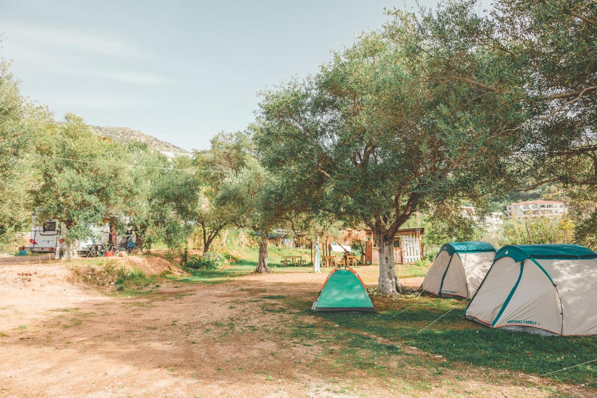 Olive Camping Hotel Himare Buitenkant foto