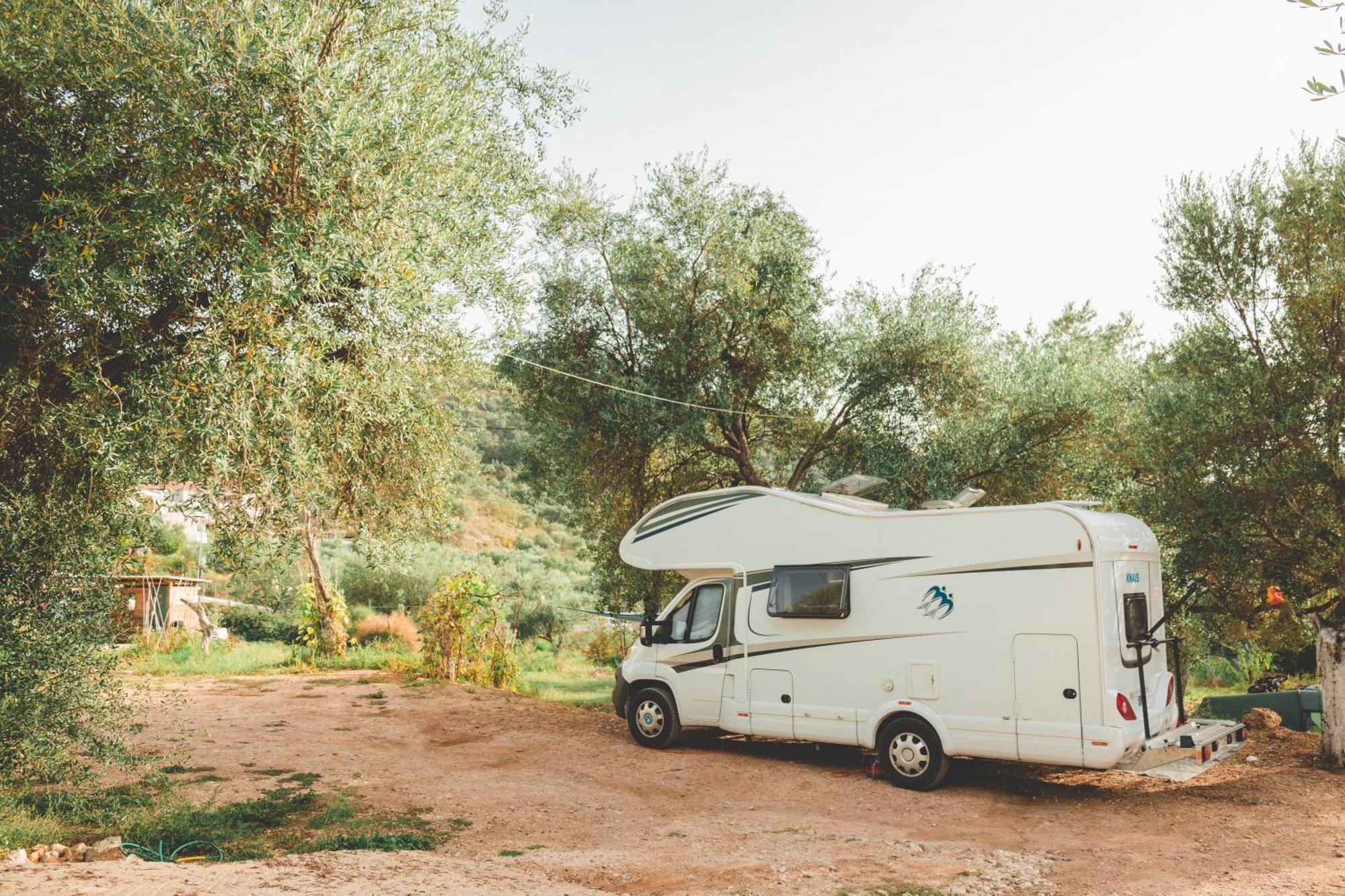 Olive Camping Hotel Himare Buitenkant foto