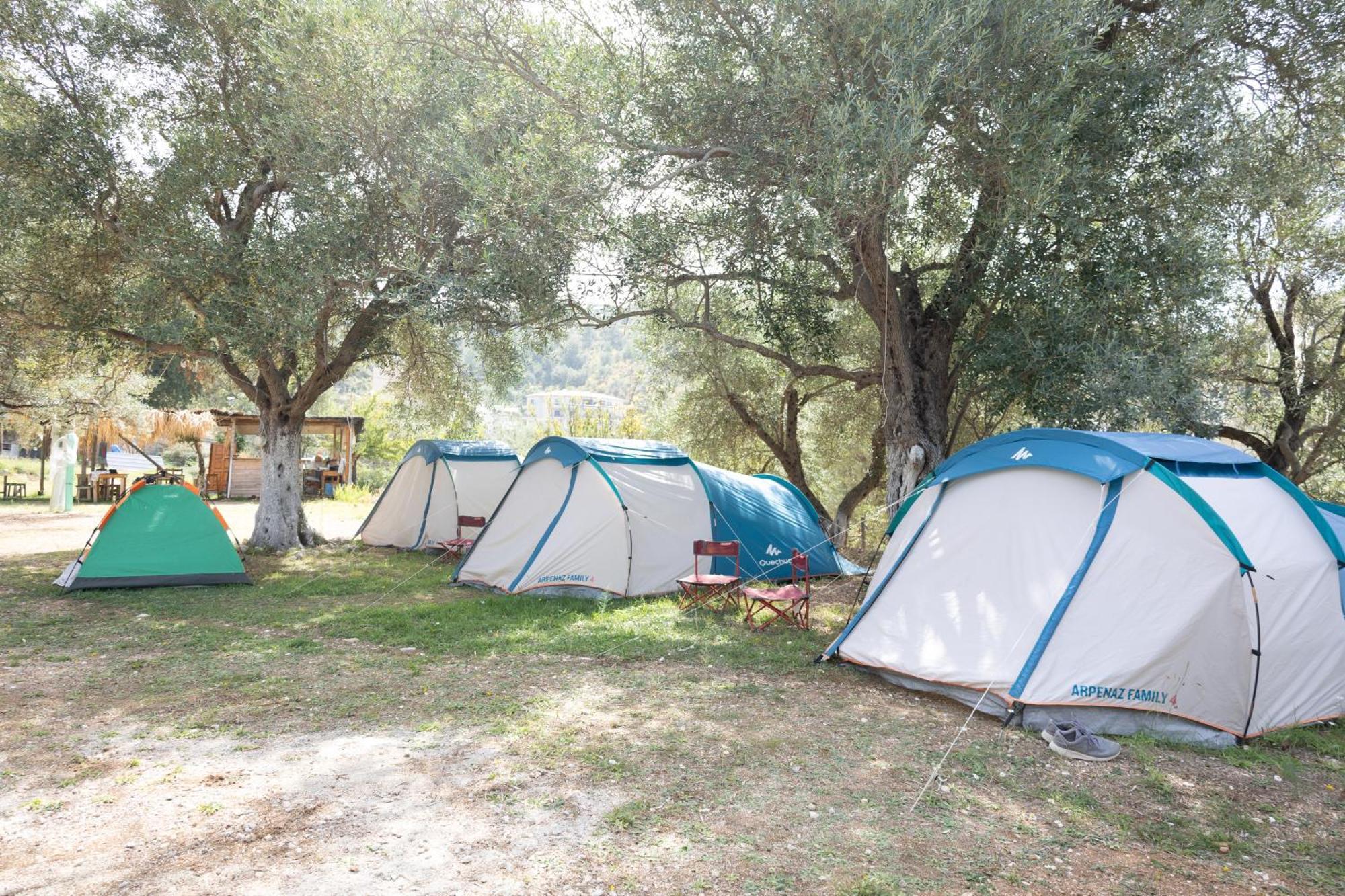 Olive Camping Hotel Himare Buitenkant foto