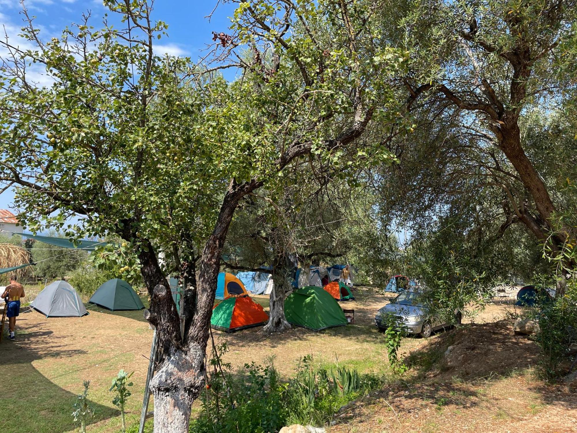 Olive Camping Hotel Himare Buitenkant foto